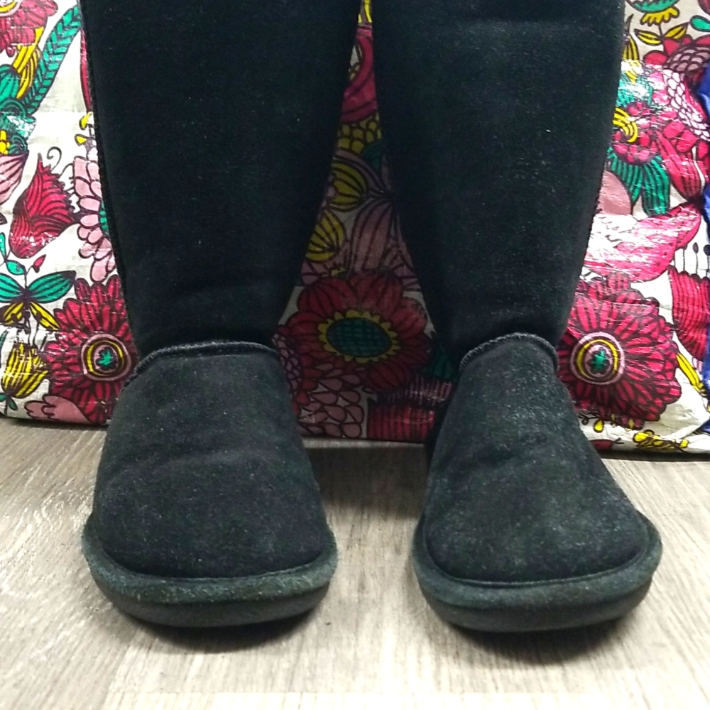 Gently worn vintage BarePaw boots size 7